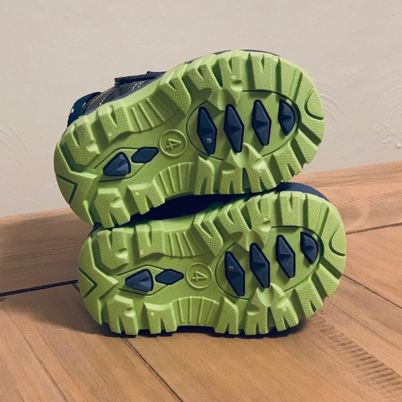 ❗️SALE {Cat & Jack} Bernardo Wolf Winter Boots - Picture 4 of 5